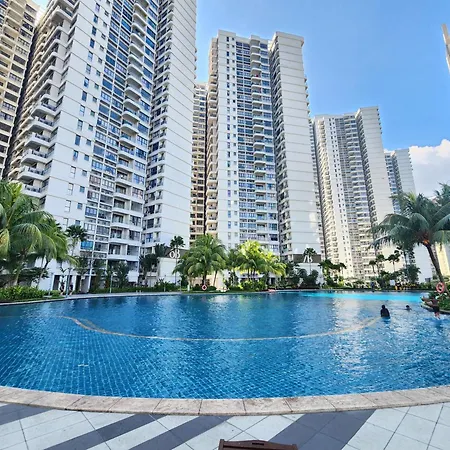 Country Garden Danga Bay By Cactus Homestay Johor Bahru Exterior photo