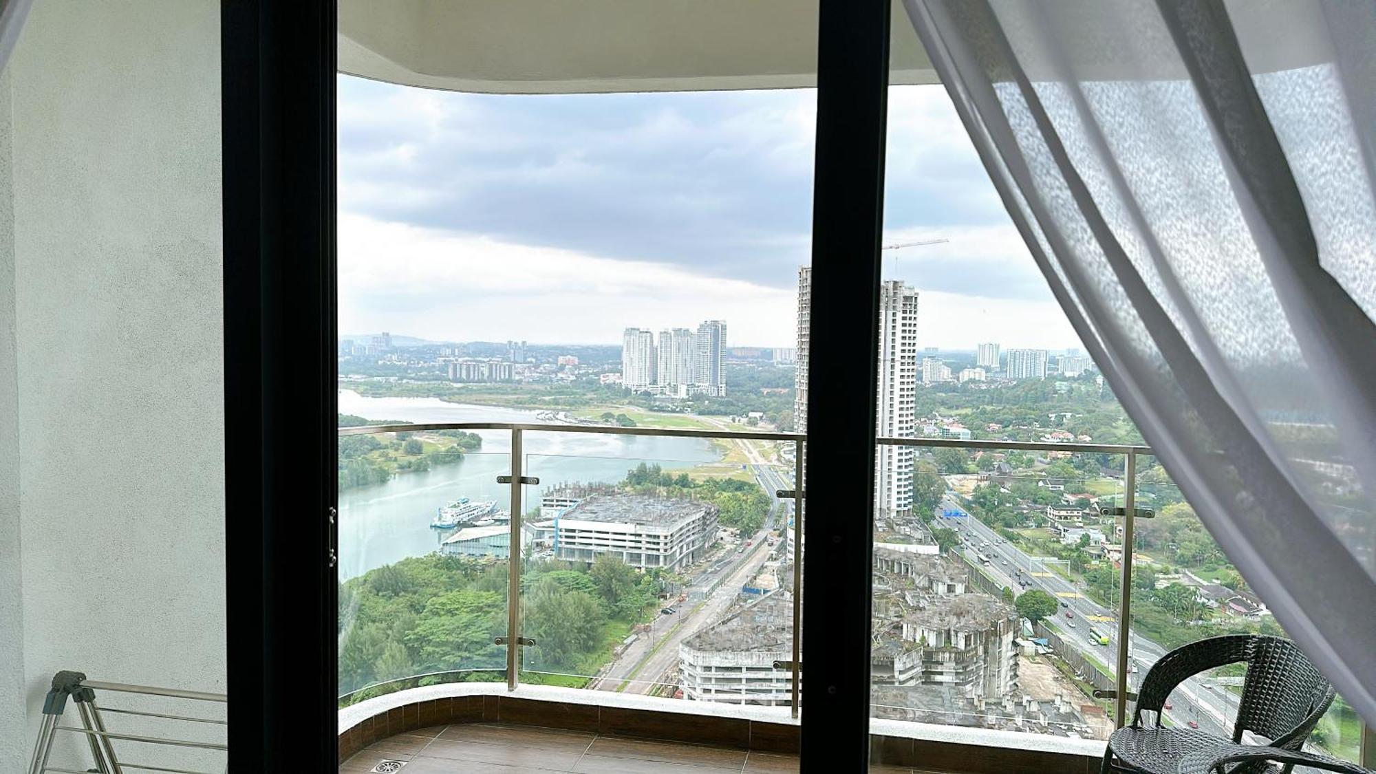 Apartment Country Garden Danga Bay By Cactus