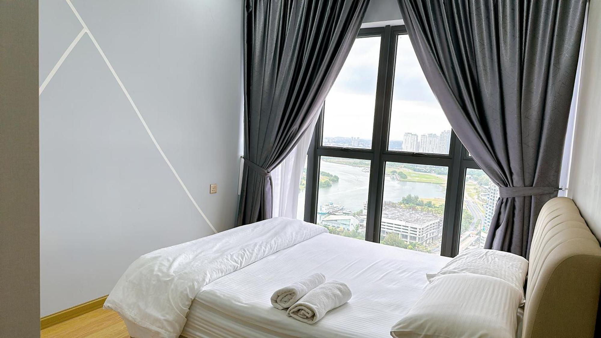 Country Garden Danga Bay By Cactus Apartemen
